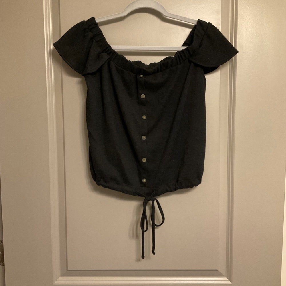 Off-The-Shoulder top with buttons